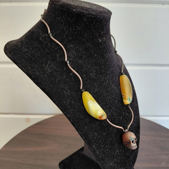 Elegant Brown and Yellow Necklace with Timeless Appeal - Picture 4 of 5